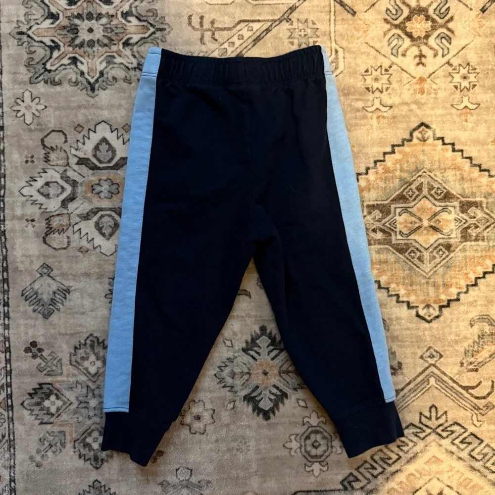 Nike Toddler Navy Joggers Sweatpants with Light Blue Stripes Size 18 Months‎